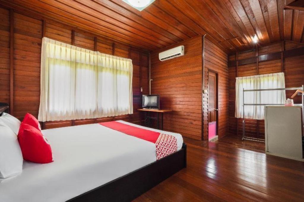 Oyo 1143 Phet Luran Thai Resort Kohchang Ко Чанг Екстериор снимка