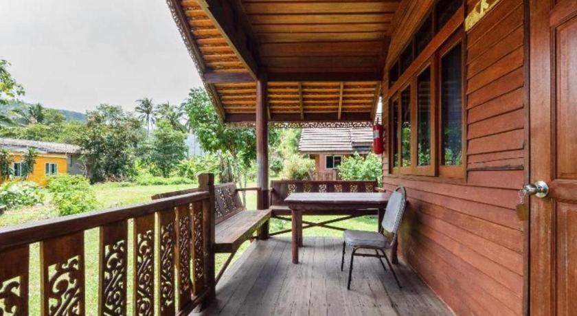 Oyo 1143 Phet Luran Thai Resort Kohchang Ко Чанг Екстериор снимка