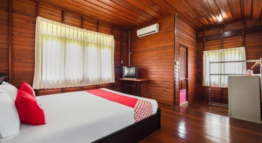 Oyo 1143 Phet Luran Thai Resort Kohchang Ко Чанг Екстериор снимка